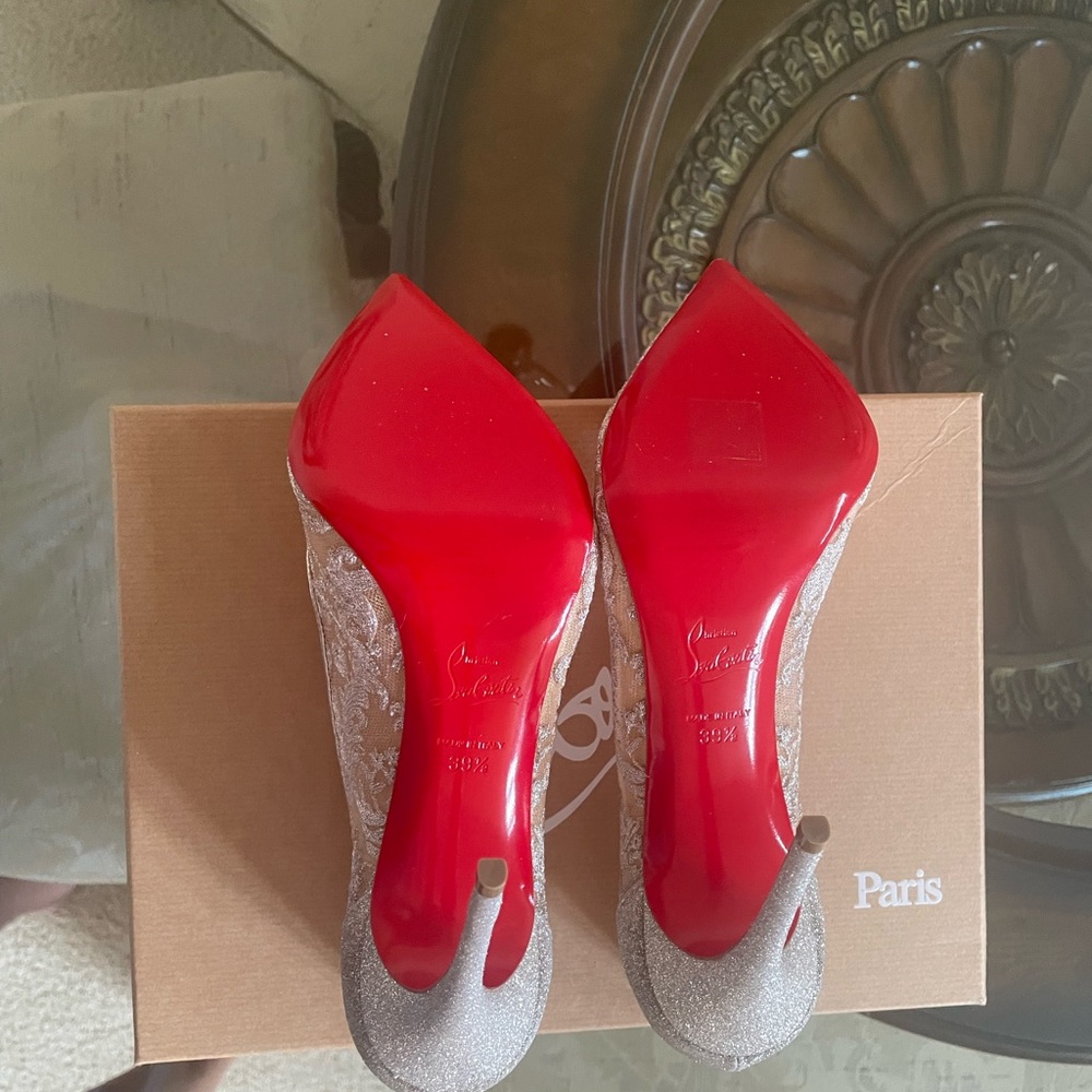 Brand new silver lace follies!